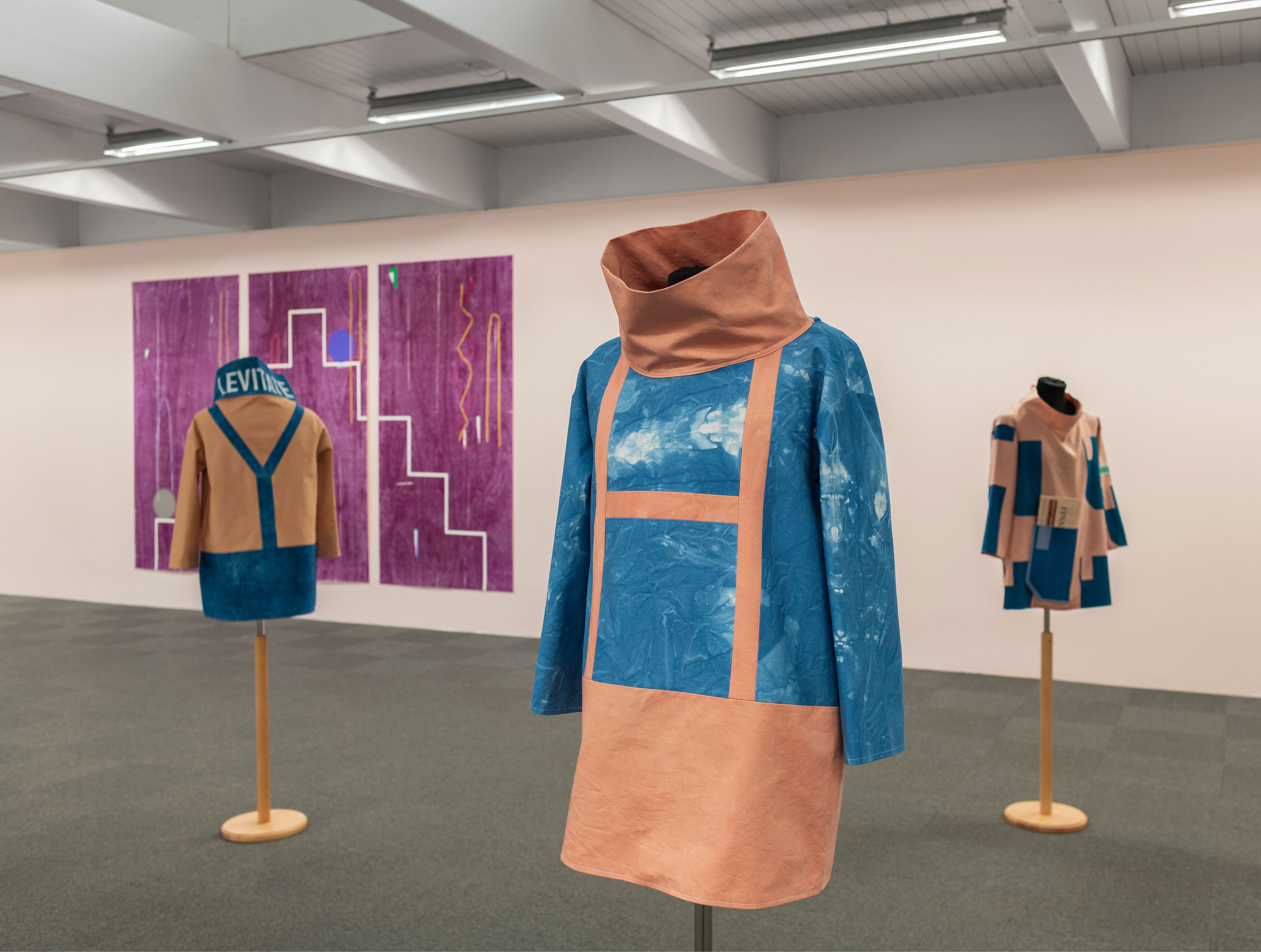 Ciara Phillips, Whatever happened to that bridge we crossed? (2019), installasjonsoversikt. Foto: Erik Sæter Jørgensen.